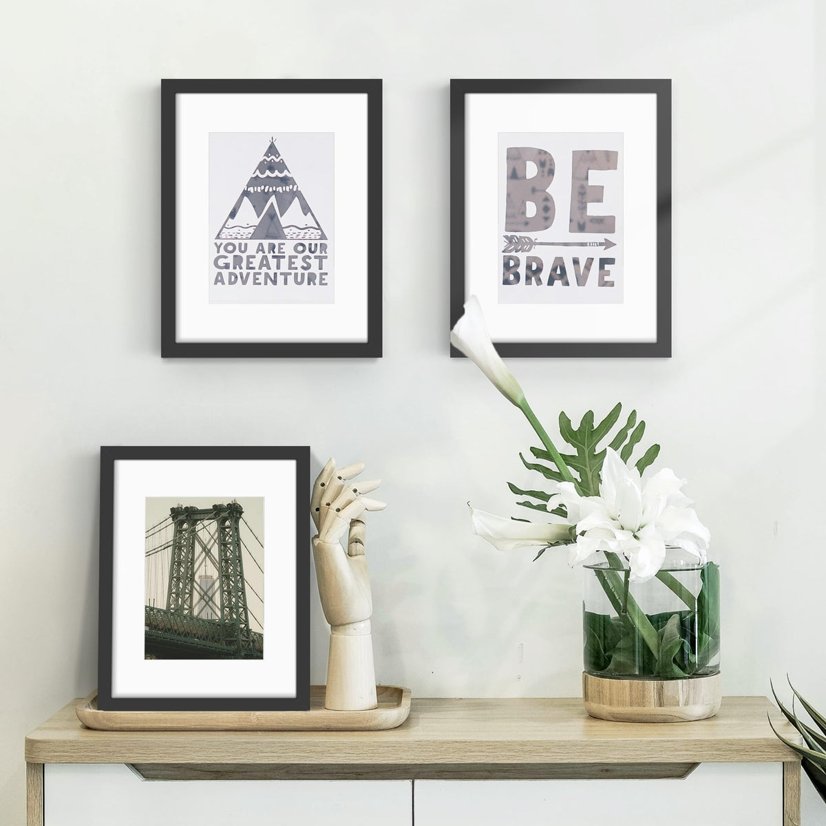 Fisnish tabletop display frame for shelves and desks