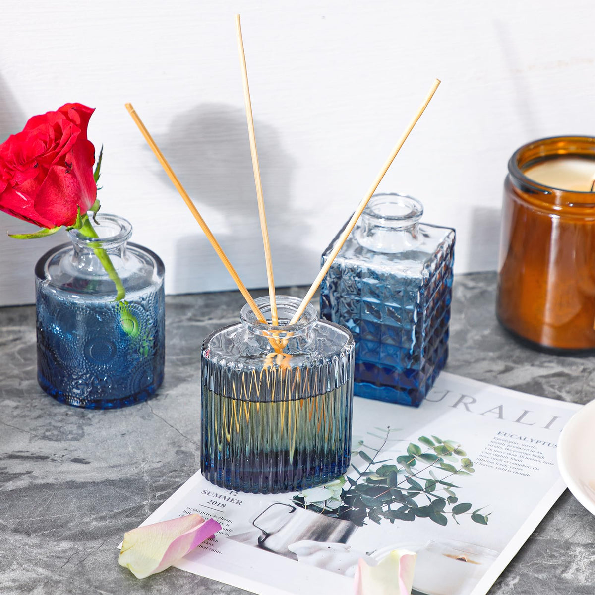 Fixwal bud vases varied heights create dynamic floral arrangements at events