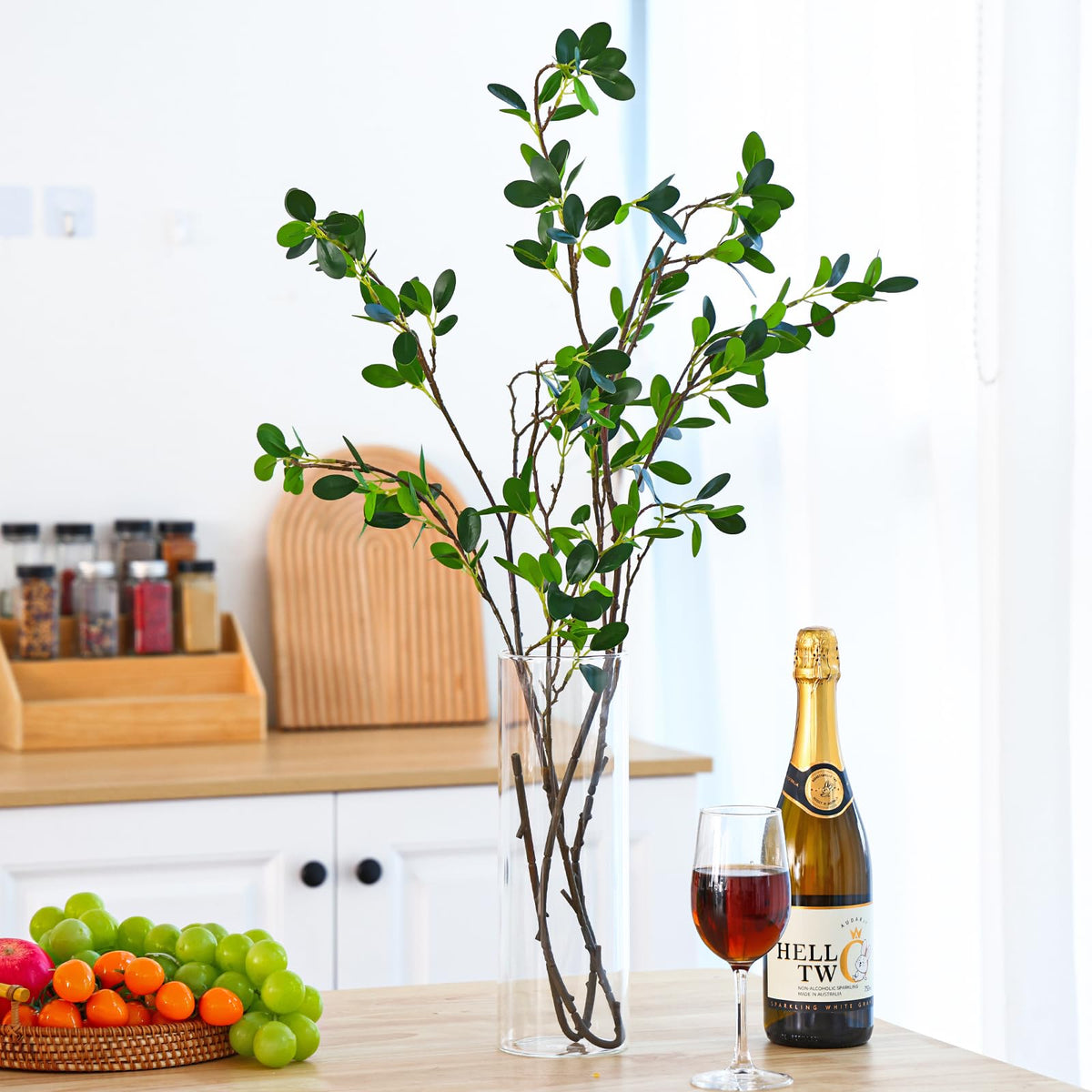 Fixwal wedding centerpiece idea with crystal-clear cylinders.