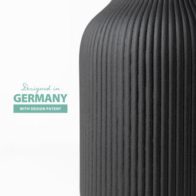 Flature grooved vase black opening area for lush bouquets