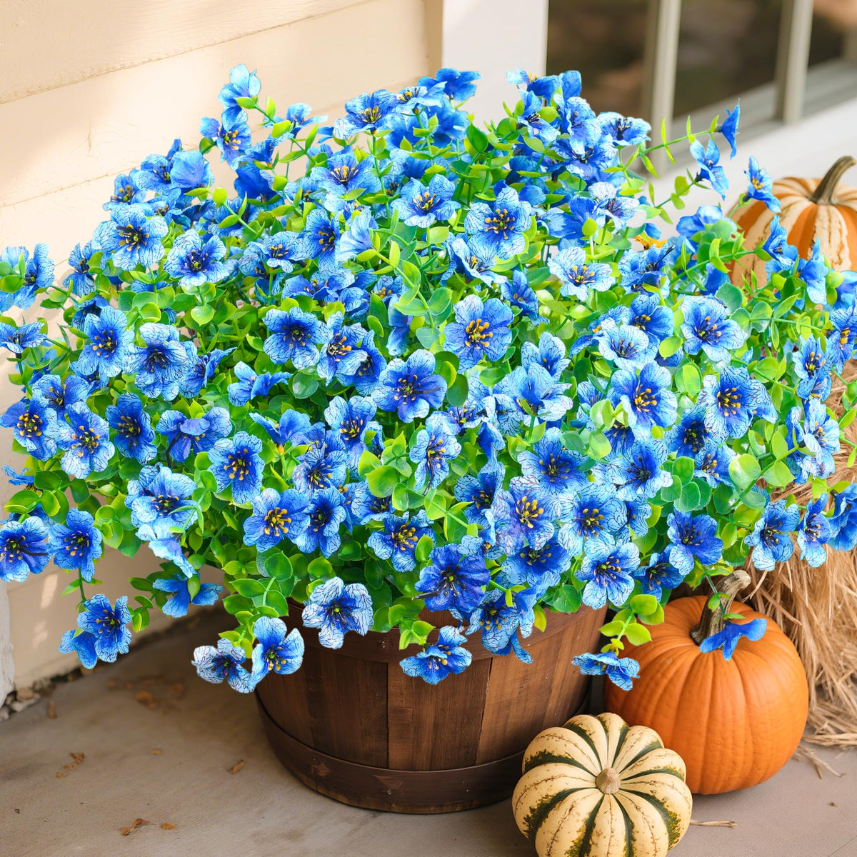 Florisso daisy wedding decor offers bright, versatile accents for events.