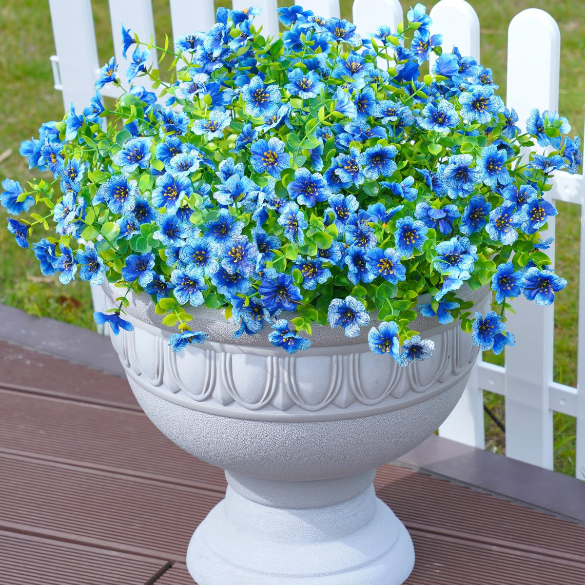 Florisso premium-material daisy branches ensure lasting color in any weather.