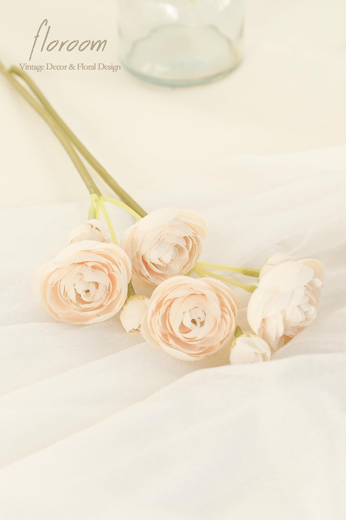 Floroom artificial flowers for long-lasting centerpieces and decor.