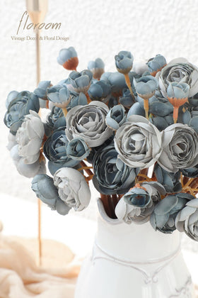 Floroom Ranunculus bridal shower decor with low-maintenance charm