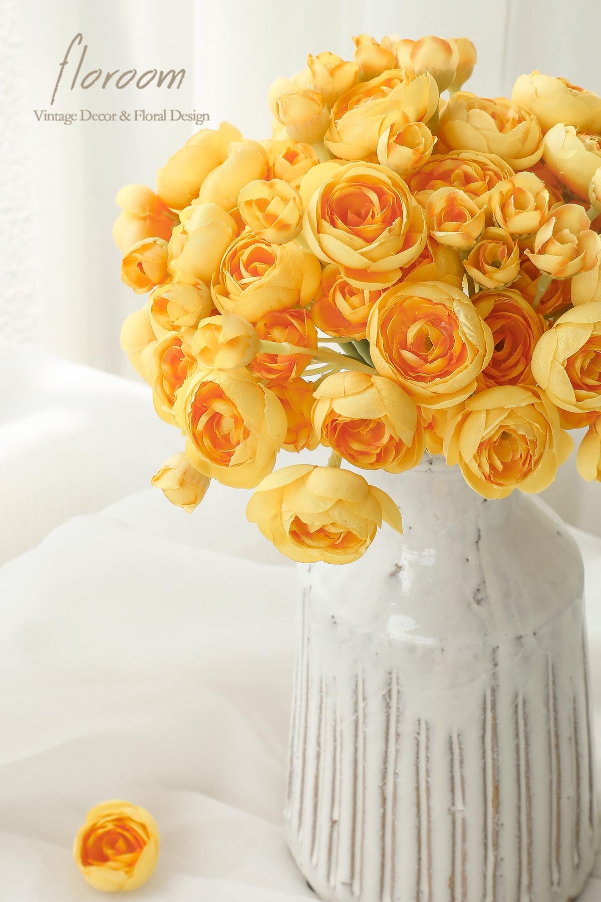 Floroom Ranunculus in vase display provides lasting beauty with zero maintenance