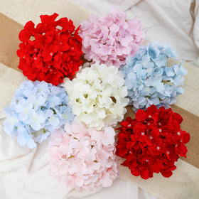 FLORRALIA DIY bouquet prep using bendable hydrangea stems.