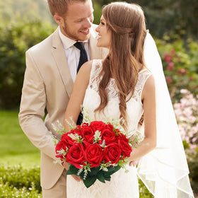 FLORRALIA durable silk roses suitable for indoor and outdoor use.