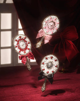 Flower Knows Portable gift-ready box ideal for gifting on birthdays or holidays.