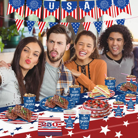 FLUUZE patriotic tablecloth to protect surfaces with style.
