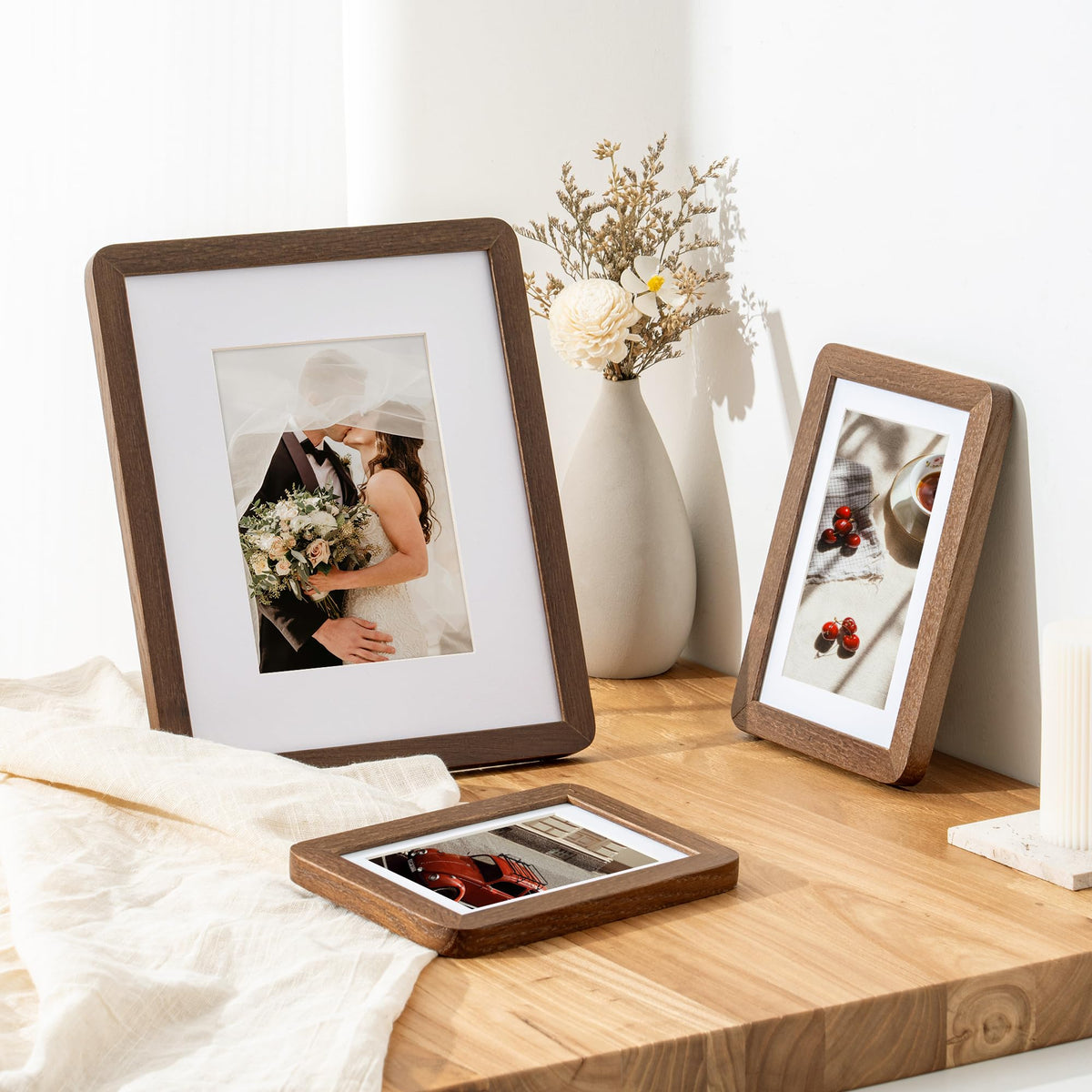 FLYJOE 8x10 oak frame mat visualization shows 1.2 mm mat for 5x7 photos