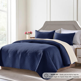 Close-up of basket weave pattern on FLYMME quilt highlighting durability