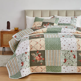 Flysheep green floral plaid design brightens bedroom decor.
