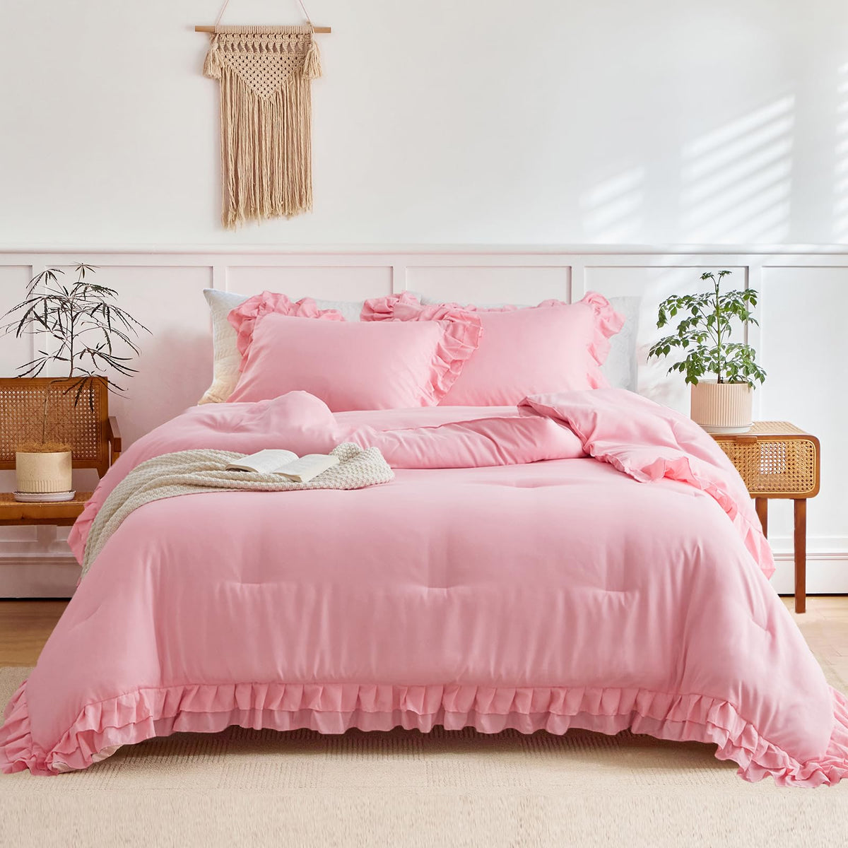 Flysheep pink ruffled twin comforter with breathable microfiber fabric.