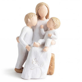 Foam Eternal mother and two kids sculpture on a shelf, ideal for timeless family decor