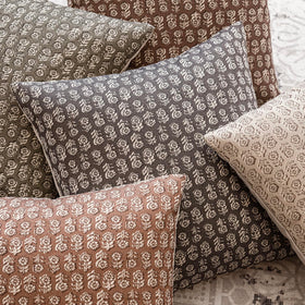 Foindtower 20x20 inch cushion cover in soft cotton-poly blend