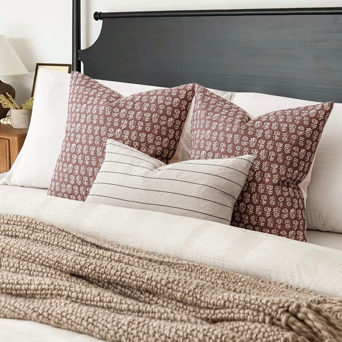 Elegant decor for living spaces with Foindtower floral pillow cover.