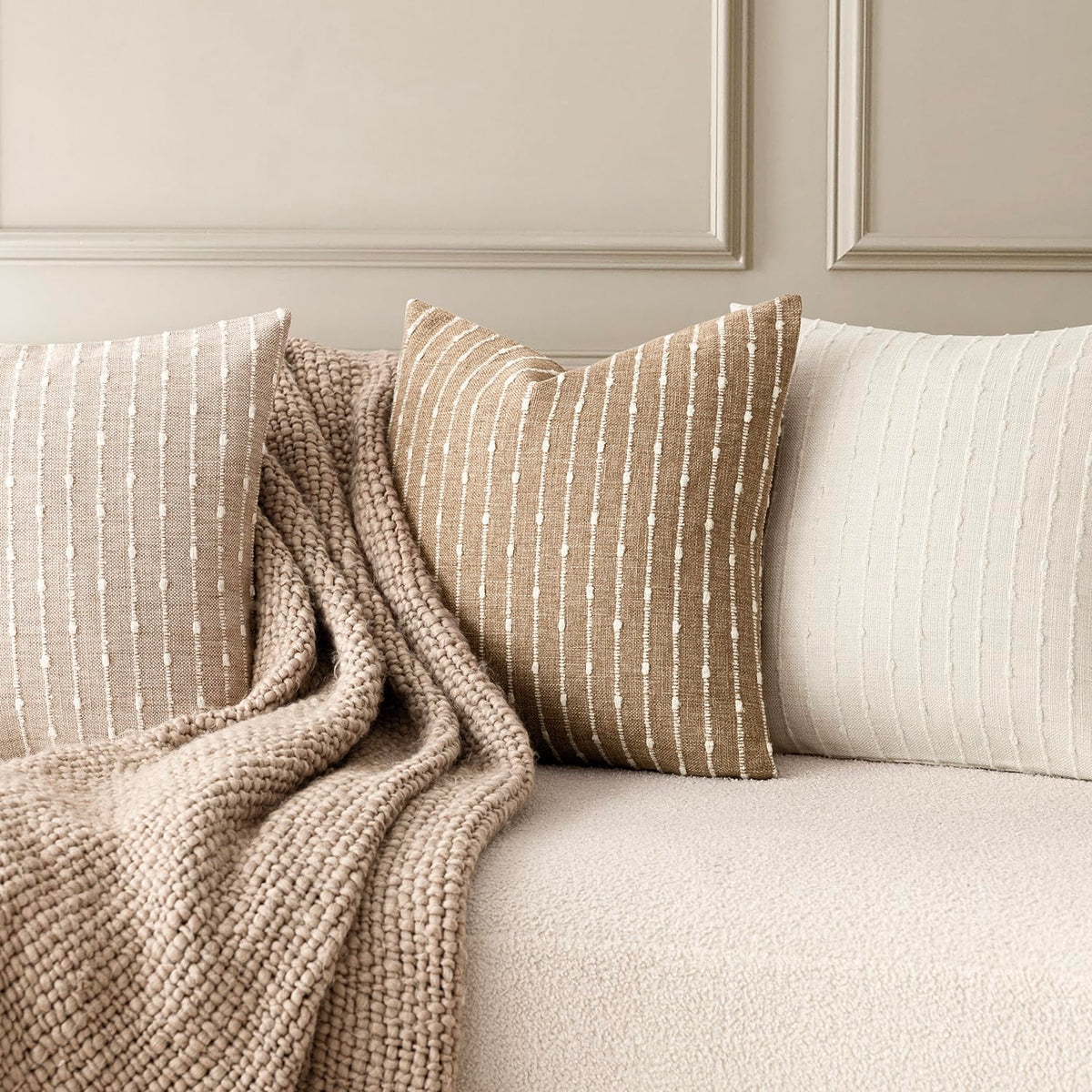 Foindtower jacquard boucle pillow cover suitable for bedrooms