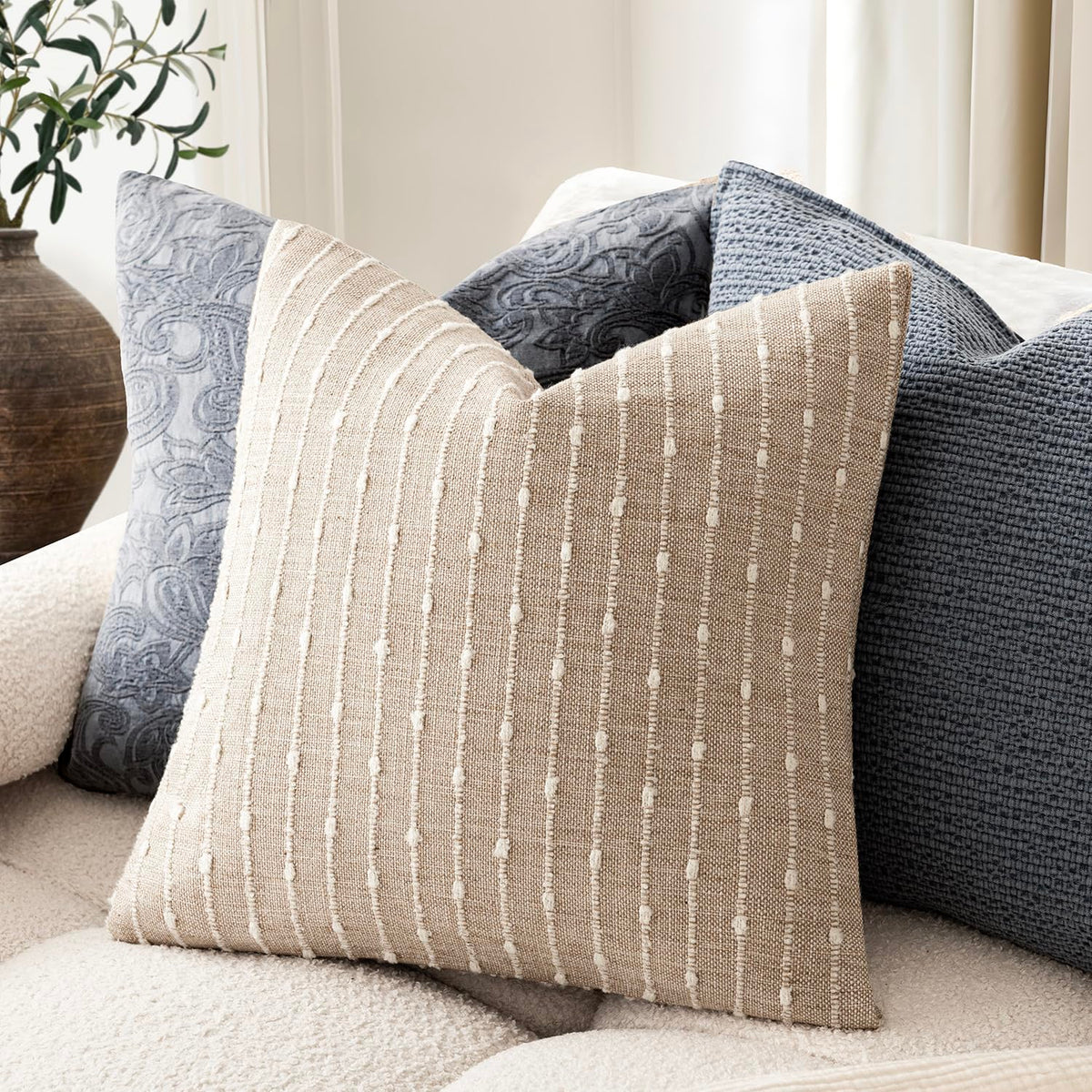 Foindtower living room and bedroom pillow cover complements furniture