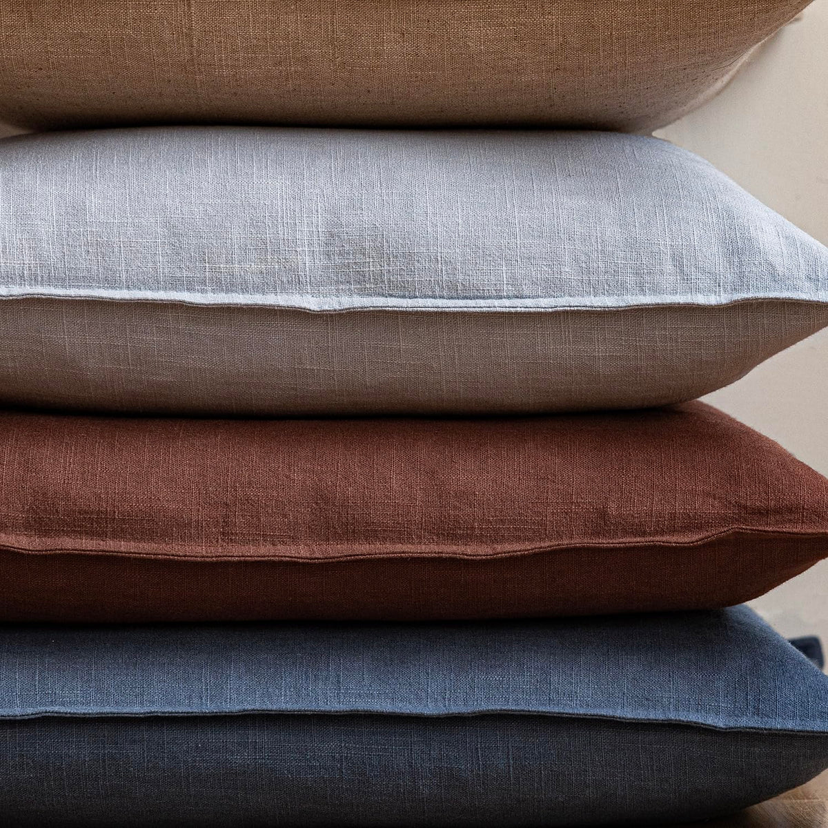 Foindtower ramie-linen fabric shows soft, breathable feel ideal for casual living.