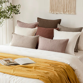 Foindtower soft breathable fabric boosts comfort during daily lounging.