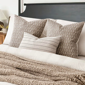 Foindtower precision stitching adds daily durability to cushions.