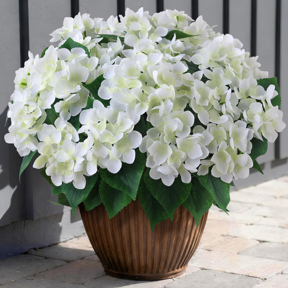 FOTEEWL 8-bundle hydrangea outdoors display, lush and realistic.
