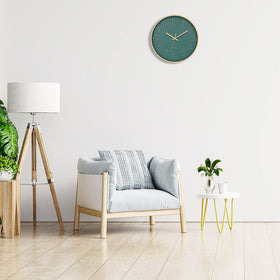 Foxtop easy-to-read dial with large numbers for quick time checks.