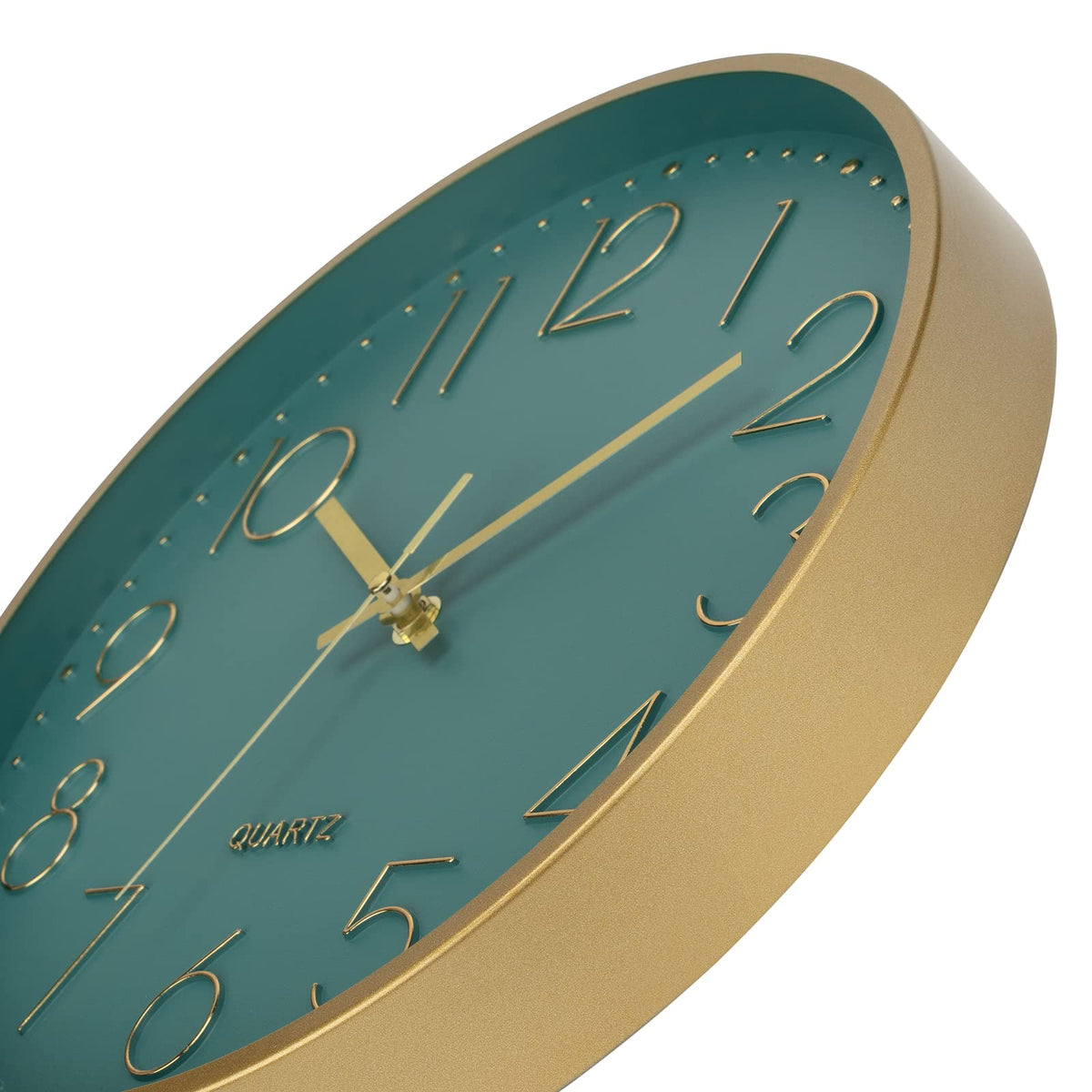 Foxtop clock complements living rooms, bedrooms, and offices with decorative appeal.