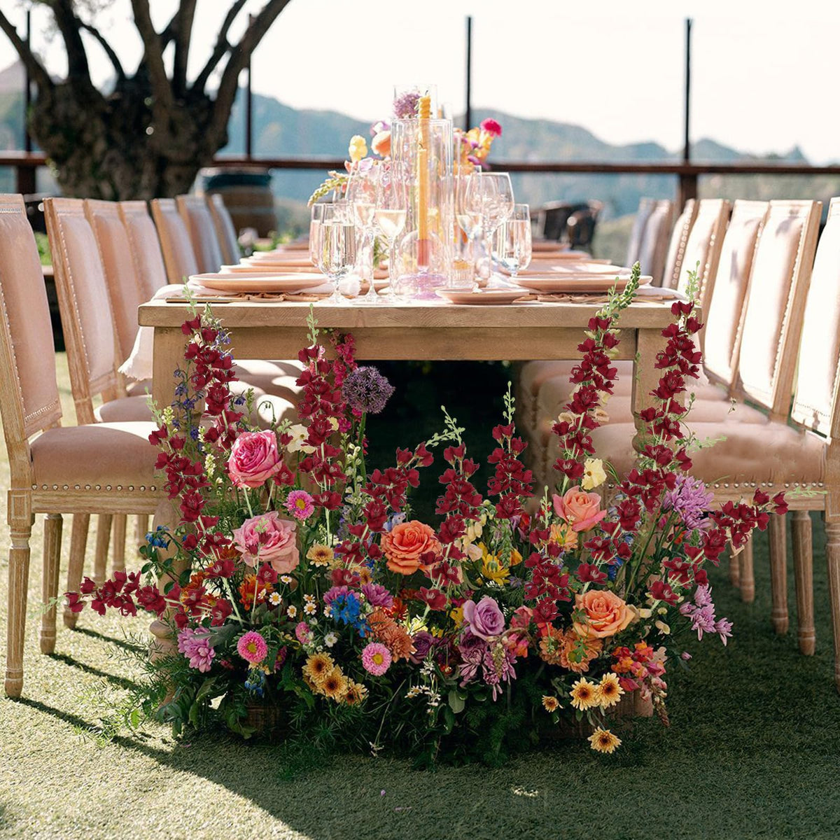 Fqueelvys delphinium used as elegant wedding decor