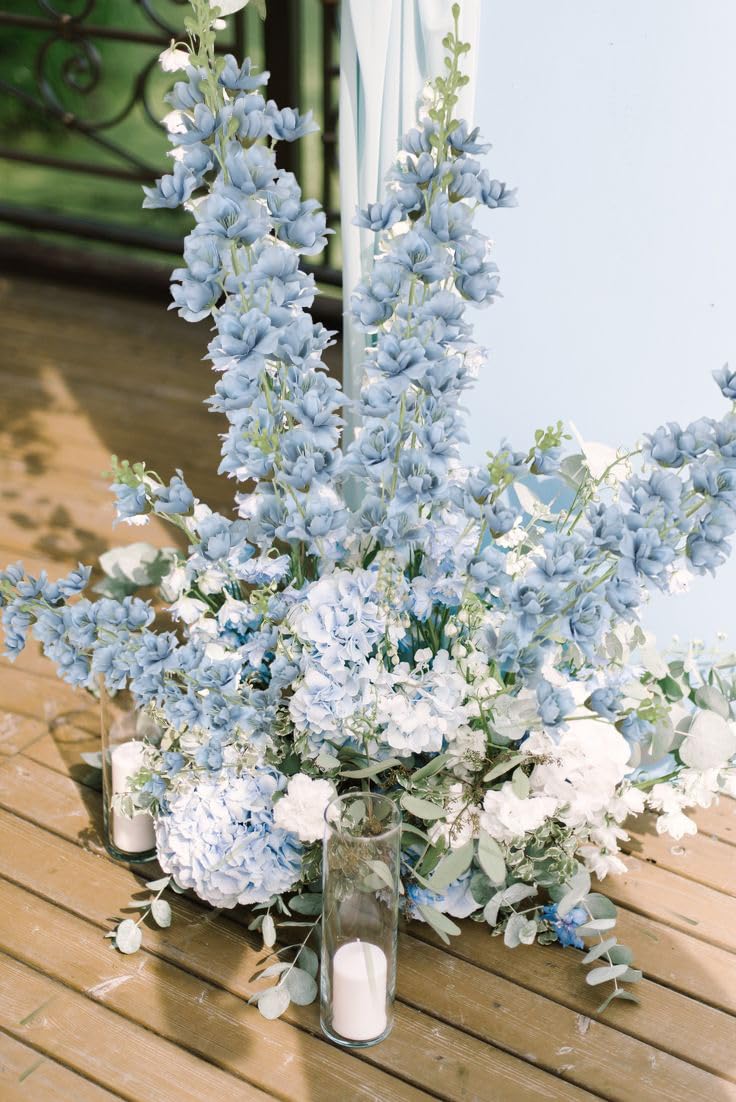 Fqueelvys long-stem delphinium stems are bendable for varied vase heights.