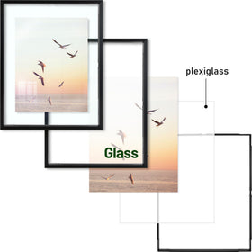 Close-up of Frametory glass front for crystal-clear presentation
