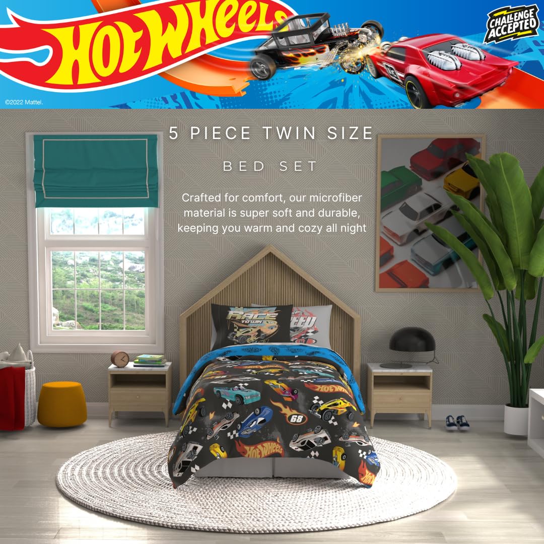 Franco Hot Wheels Total Speed flat sheet complements racing themed set.