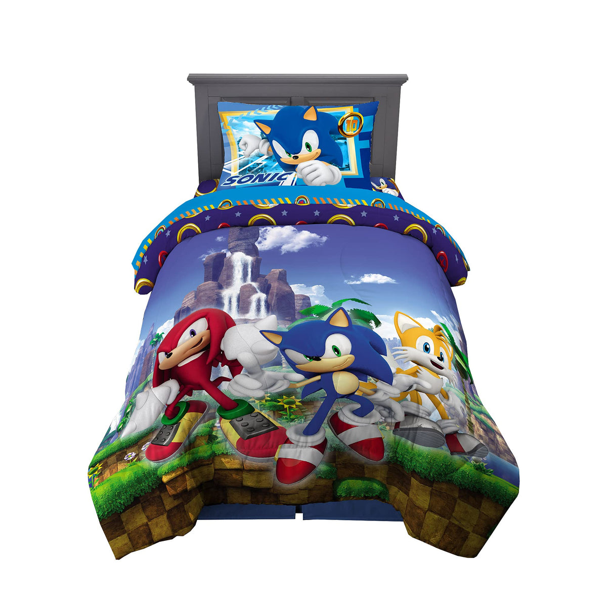 Franco Sonic reversible comforter with blue sky backdrop for cozy nights.