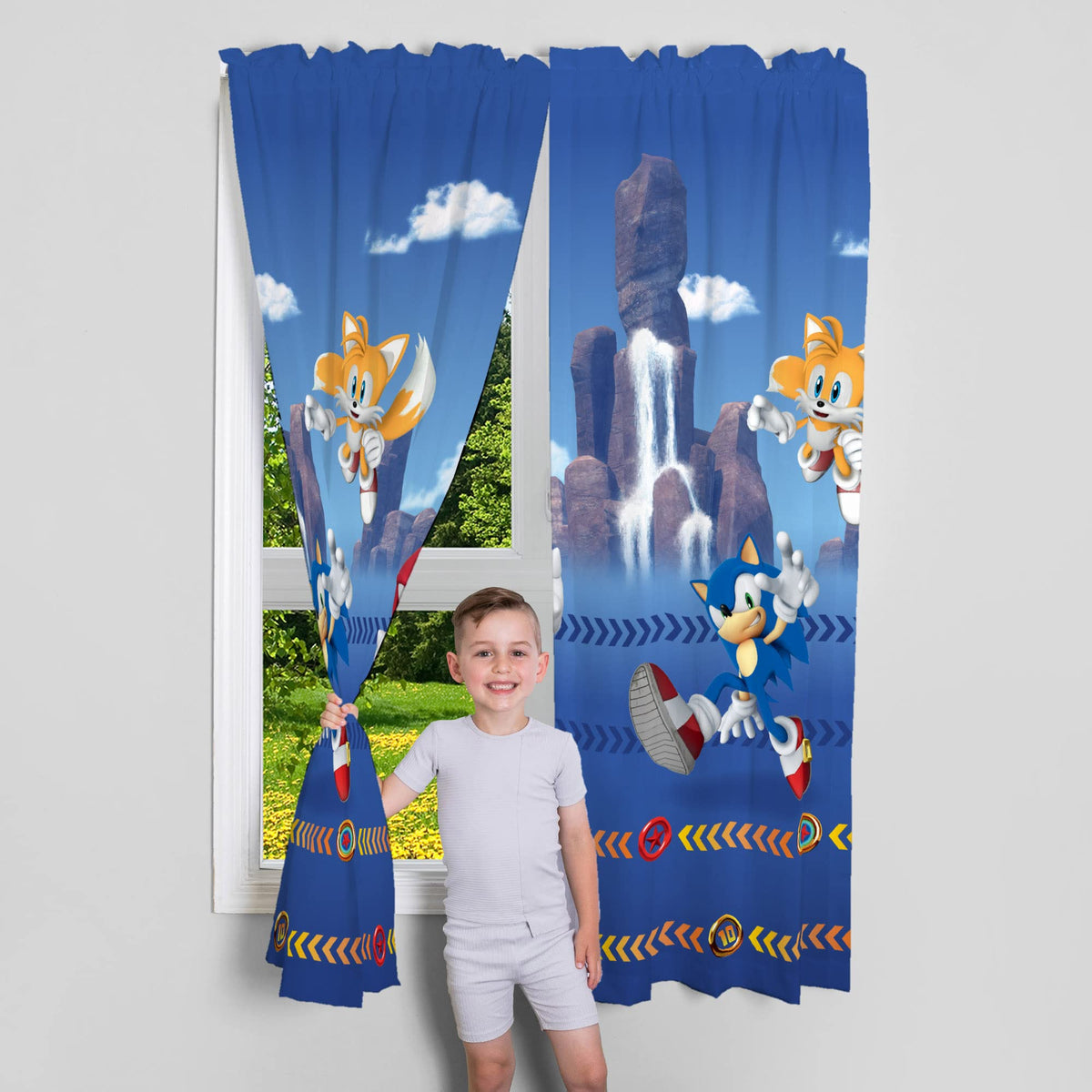 Vibrant Sonic-themed decor helps create a cohesive kids’ room aesthetic.