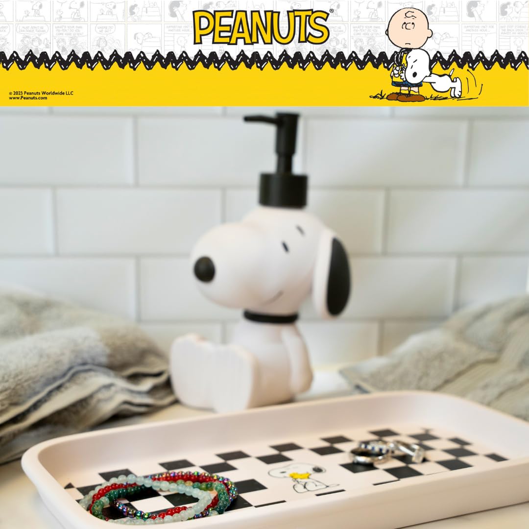 Franco Snoopy dispenser matte resin finish highlighting durable, family-friendly design.