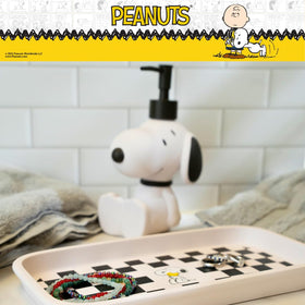 Franco Snoopy dispenser matte resin finish highlighting durable, family-friendly design.