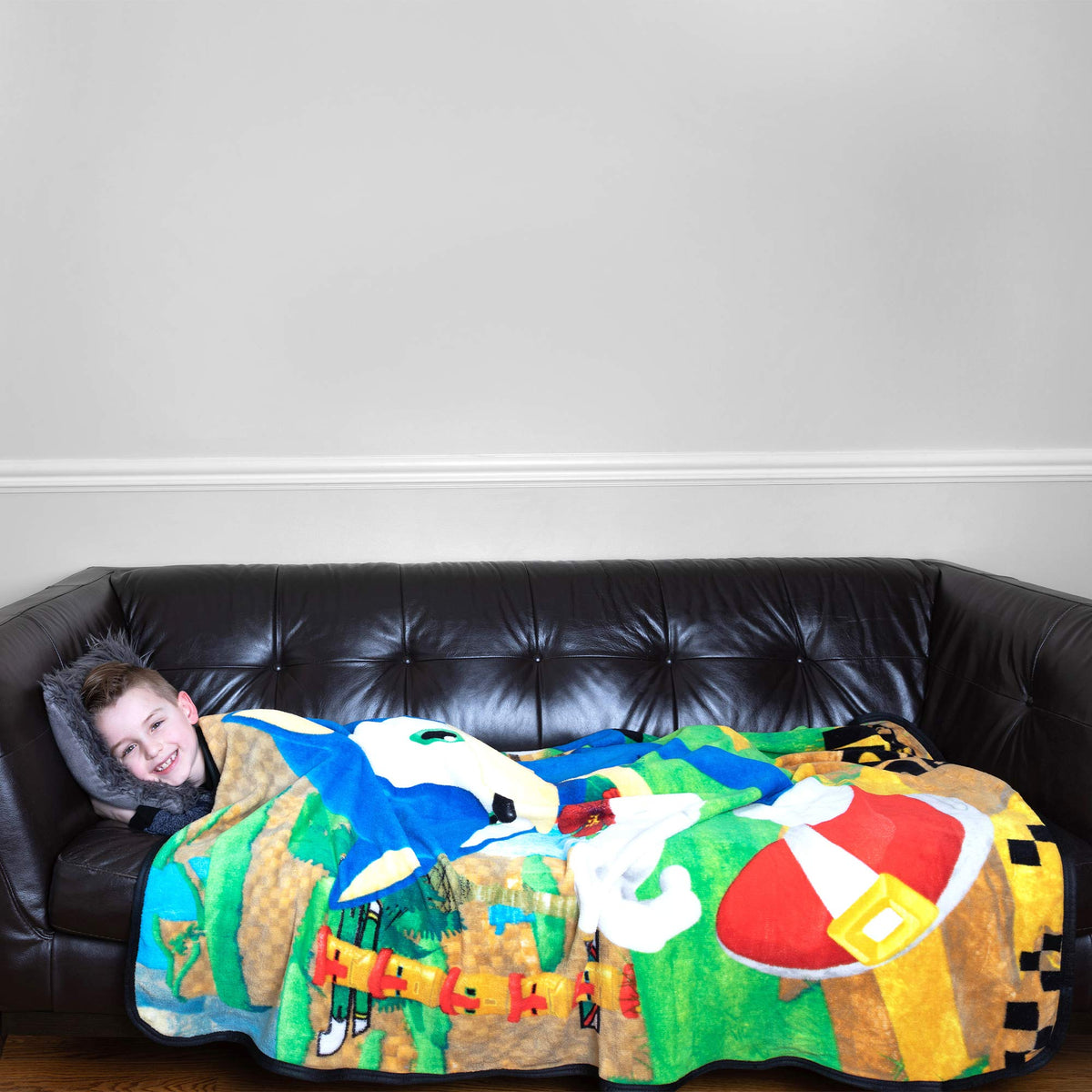 Franco soft micro raschel throw close up showing plush warmth for bedtime