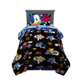 Franco Sonic Hedgehog comforter front view with bold action artwork for kids' bedtime fun.