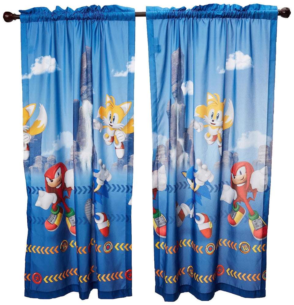 Franco Sonic Hedgehog curtains show a hero scene for a bright kids' room.