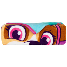 Franco wrinkle-resistant, easy-care throw for kids' rooms and playtime.