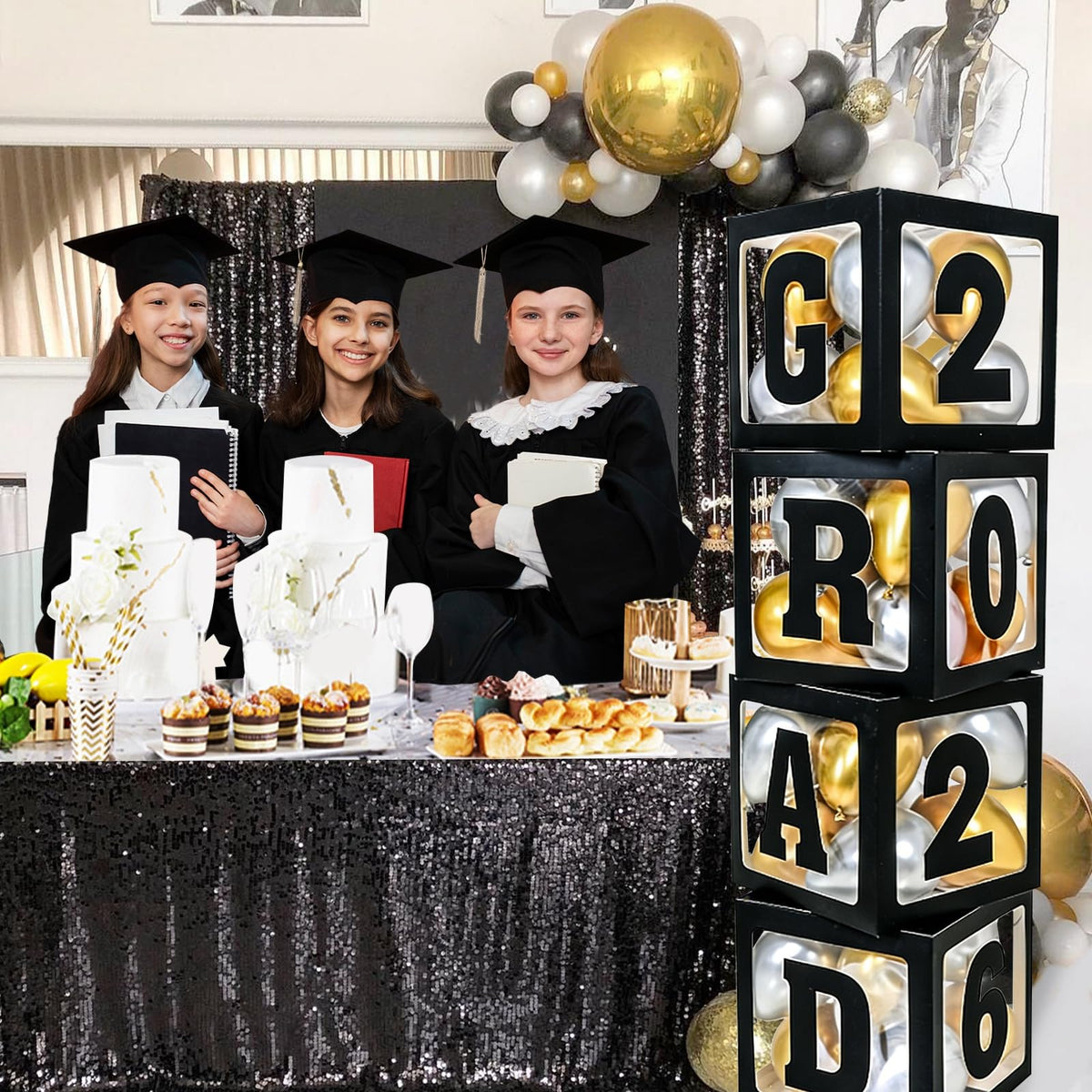 Frigg graduation decor boosts ambience without overpowering the moment.