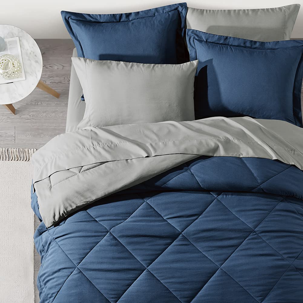 Furnishh pillowcase 20x30 complements the set and is easy to wash