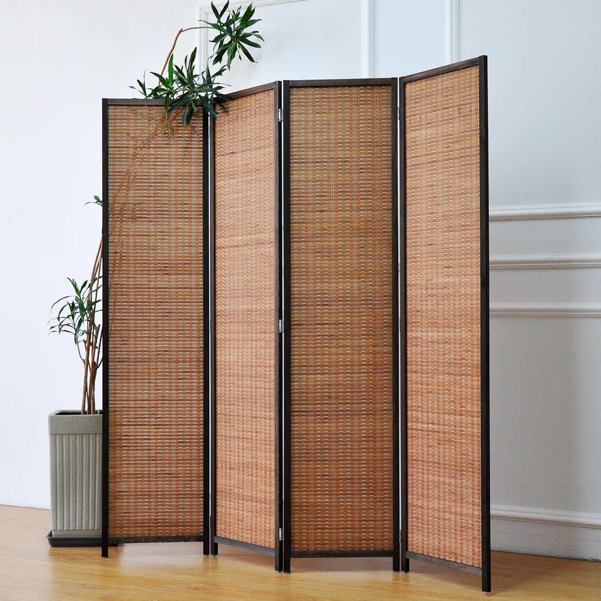 Furnnylane non-slip base pads stabilize the divider on floors.