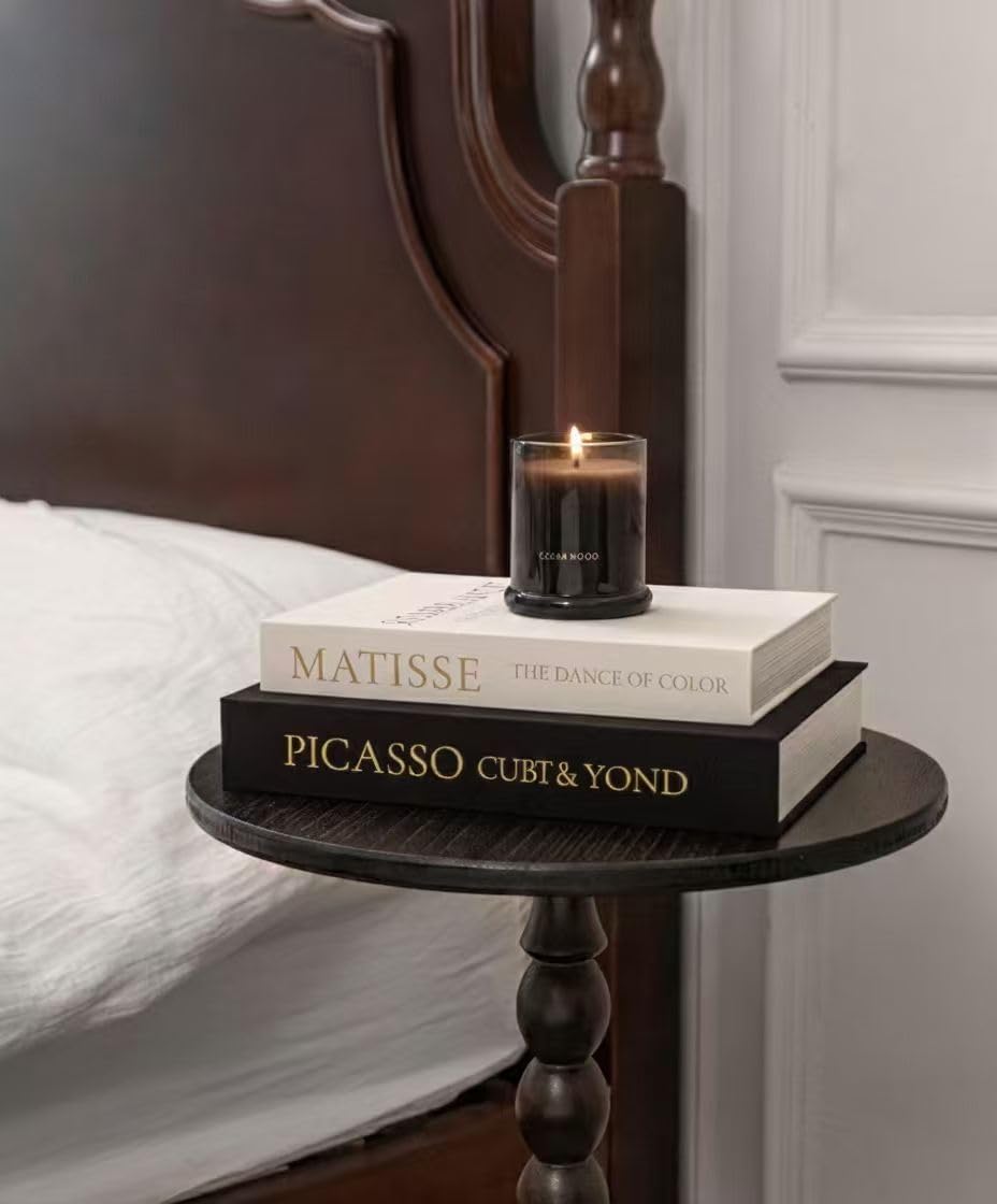 Fveuc monochrome contrast cover design enhances modern shelves and tables.