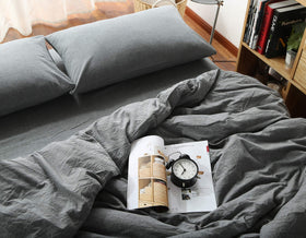 F.Y.Dreams duvet cover being machine washed on a gentle cycle.