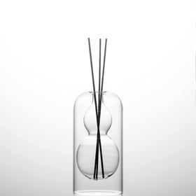GalDal 16 black reed sticks offer subtle fragrance diffusion.