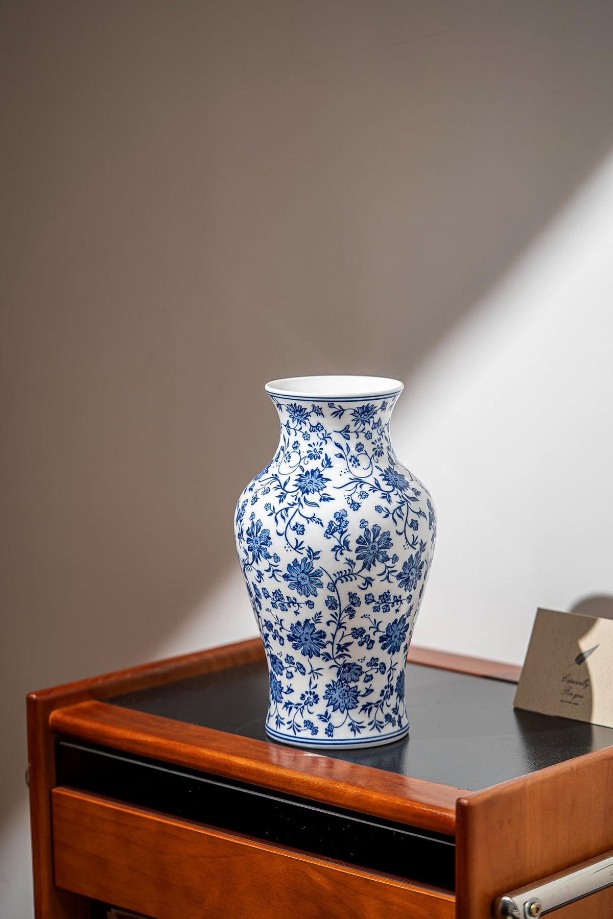 GaLouRo blue-white ceramic vase offers durable, heirloom-like quality