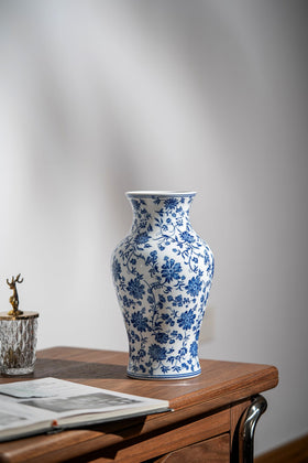 GaLouRo blue and white vase makes a thoughtful gift for home decor