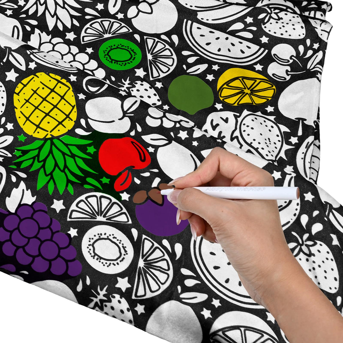 GDGJWL washable fabric markers in action showing bright color retention.