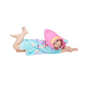 Gealaek kids bath poncho towel, comfortable neck opening for easy wearing.